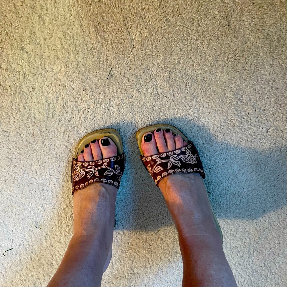 Well Worn Wedges!  👣 SOLD!!